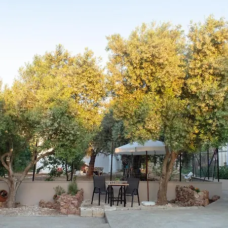 Garden View Апартамент *