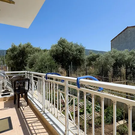 Garden View Апартамент *