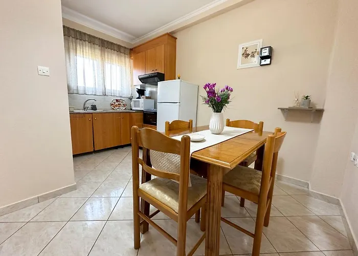 Garden View Apartment *